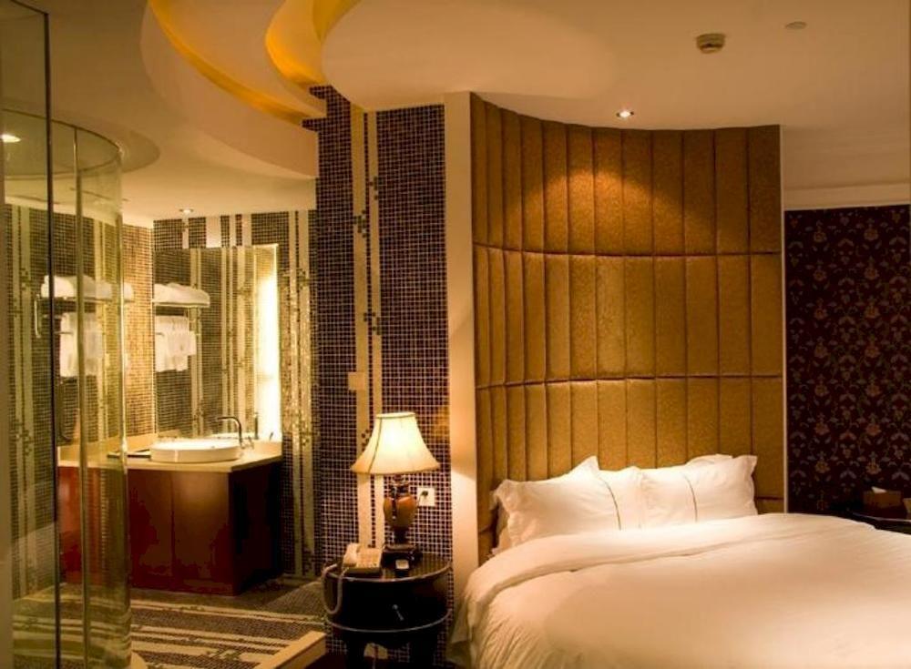 Manhattan Jinling Hotel Shanghái Exterior foto